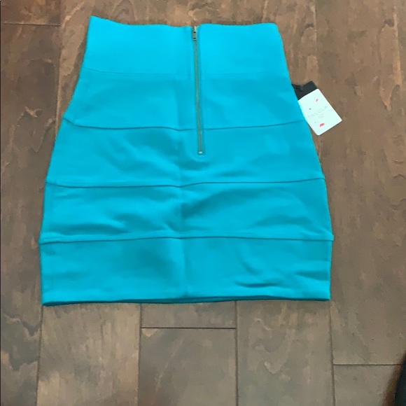 Talula Blue Skirt In size 0 - Picture 2 of 5